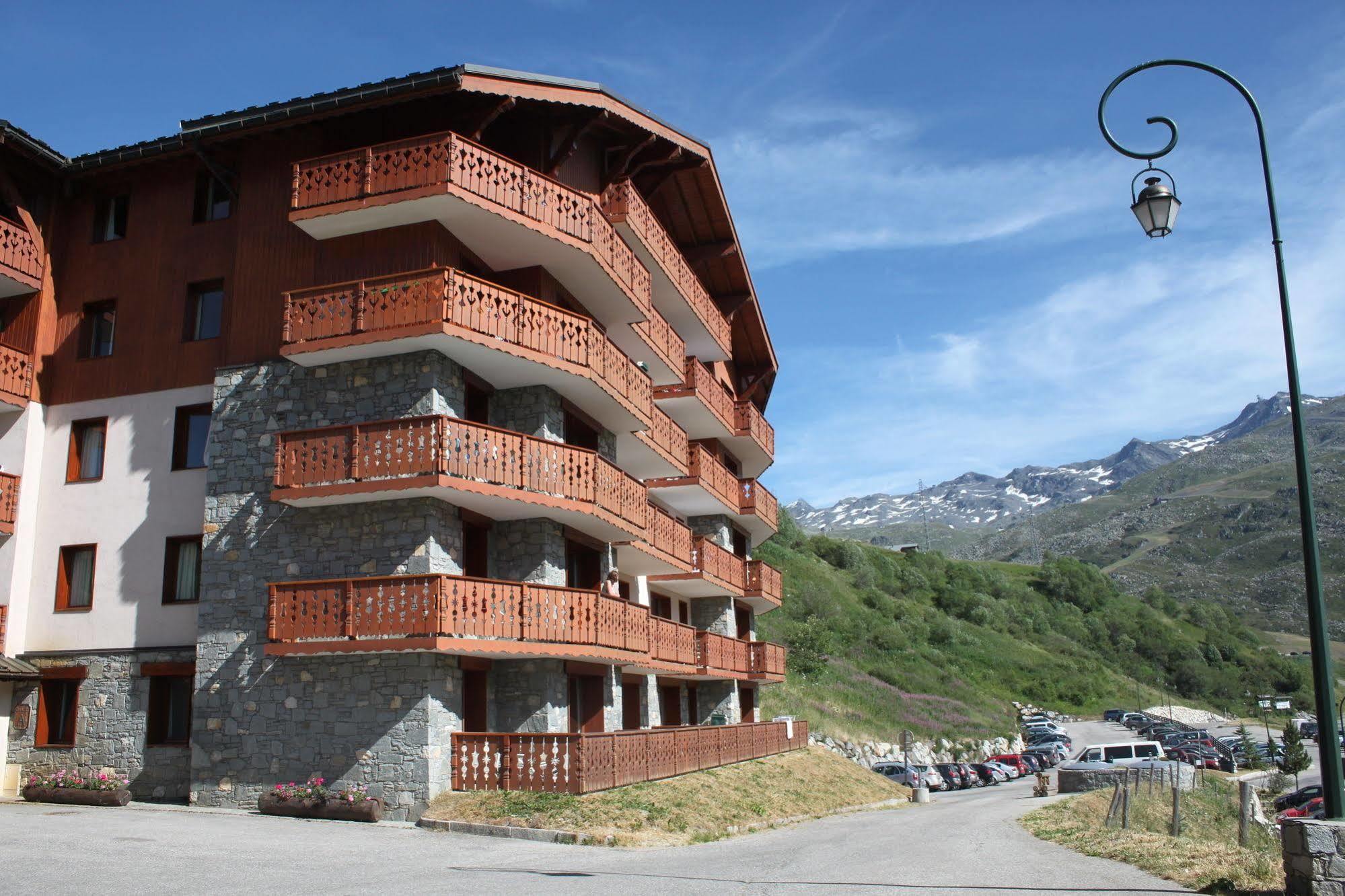 Residence Chalet De L'Adonis แซ็ง-มาร์แต็ง-เดอ-แบลวีย์ ภายนอก รูปภาพ
