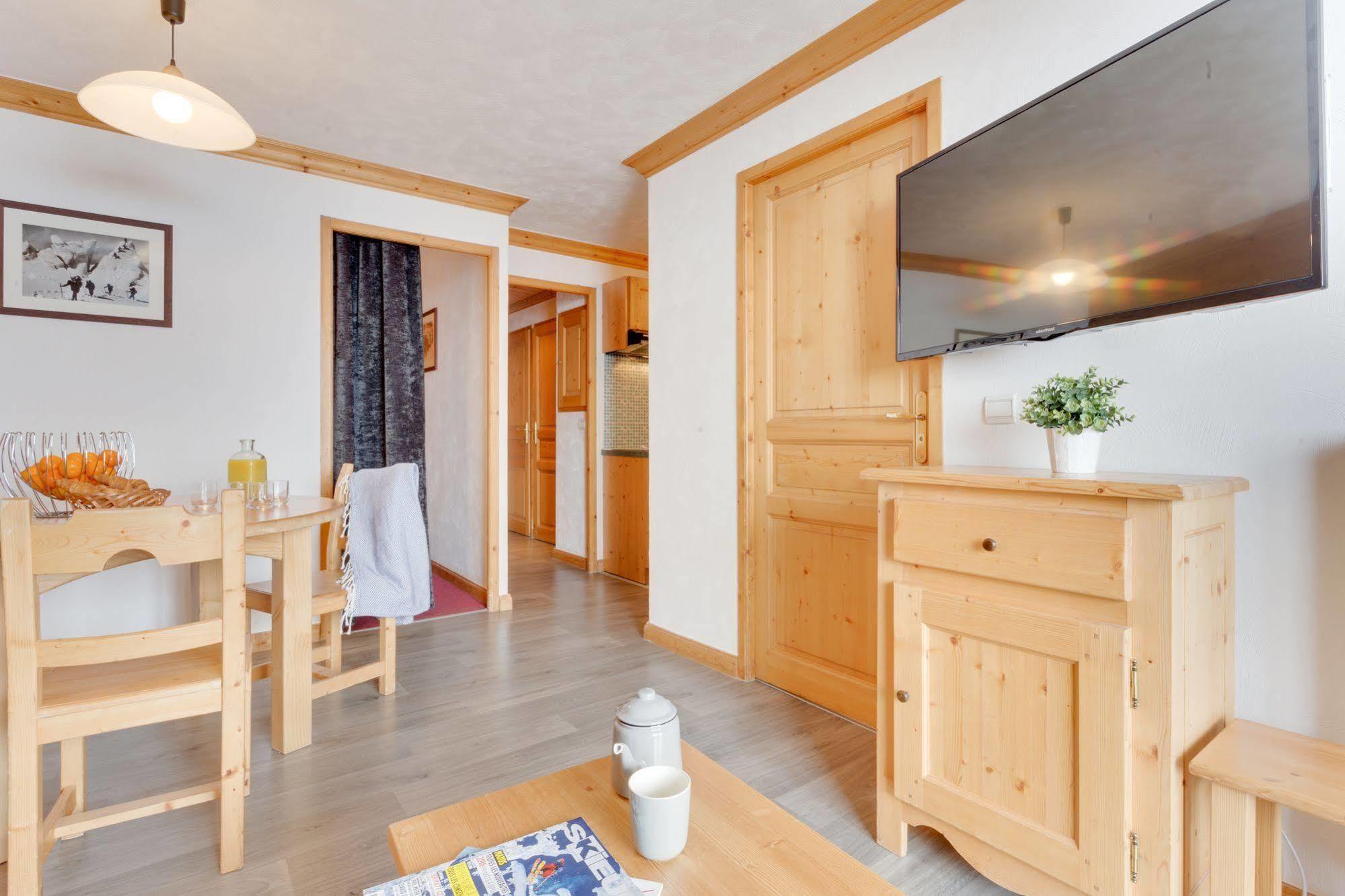 Residence Chalet De L'Adonis แซ็ง-มาร์แต็ง-เดอ-แบลวีย์ ภายนอก รูปภาพ
